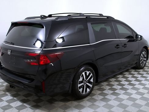 Certified 2026 Honda Odyssey EX-L image 7