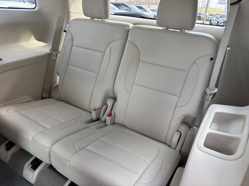 Used 2021 GMC Acadia Denali w/ Denali Technology Package image 16