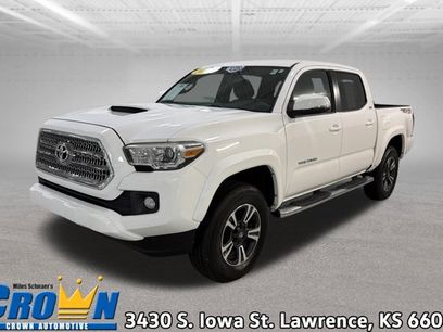 Used 2017 Toyota Tacoma TRD Sport w/ Tow Package (A/T)