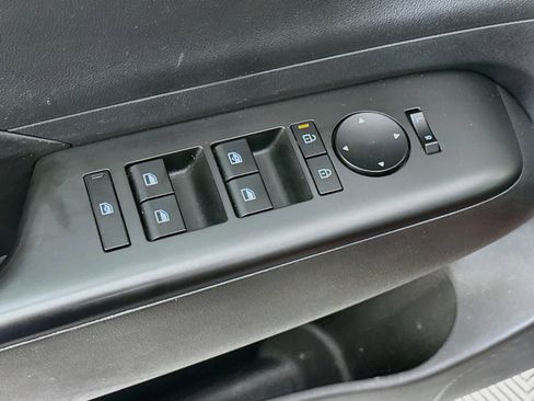 Used 2025 Hyundai Kona SEL FWD image 15