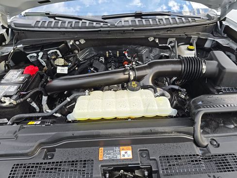 Used 2025 Ford Expedition Active AWD/4WD image 13