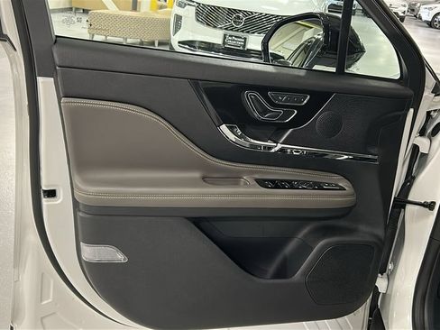 Used 2023 Lincoln Corsair AWD w/ Equipment Group 101A image 9