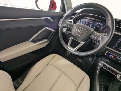 Certified 2024 Audi Q3 2.0T Premium AWD/4WD image 9