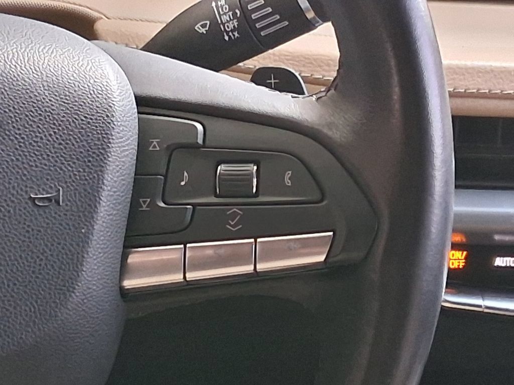 Used 2024 Cadillac XT4 Luxury w/ LPO, Floor Liner Package FWD image 12