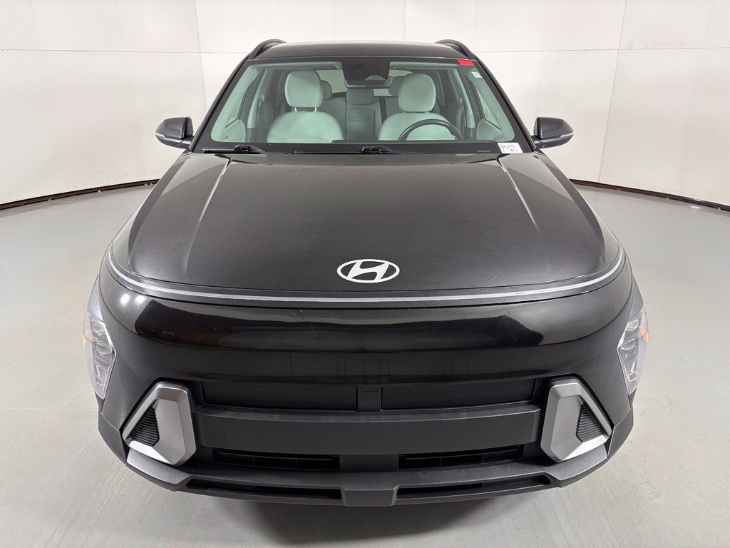 Used 2024 Hyundai Kona SEL FWD image 3