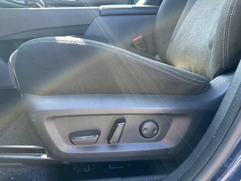 Used 2024 Nissan Rogue SV AWD/4WD image 19