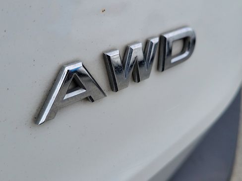 Used 2023 Nissan Rogue S image 8