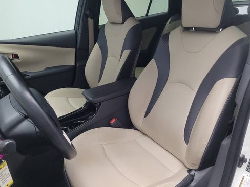 Used 2018 Toyota Prius Four image 17