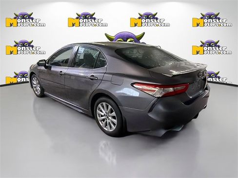 Used 2019 Toyota Camry L image 6