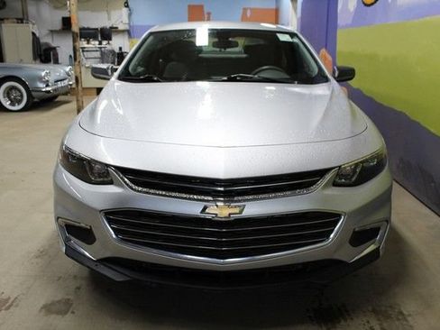Used 2016 Chevrolet Malibu LS FWD image 2