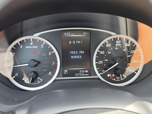Used 2017 Nissan Sentra SV w/ Electronics Package FWD image 11