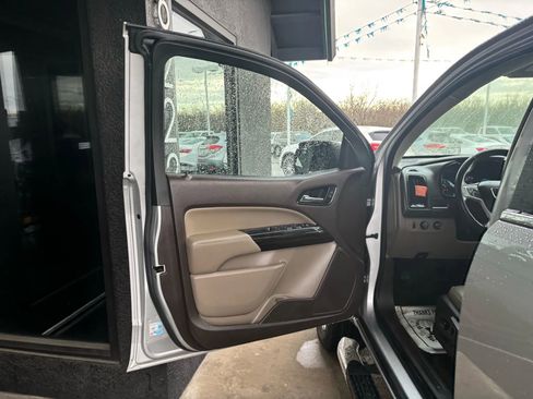 Used 2018 GMC Canyon SLT w/ Driver Alert Package image 7