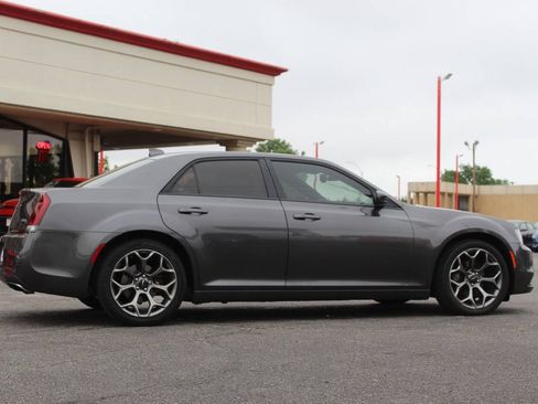 Used 2017 Chrysler 300 S RWD image 3