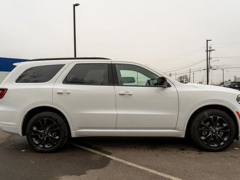 Used 2023 Dodge Durango SXT w/ SXT Blacktop Group image 5