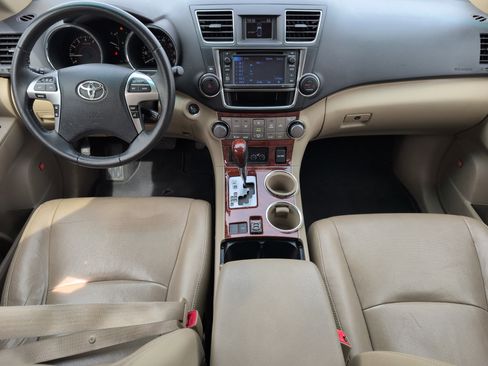 Used 2013 Toyota Highlander Limited image 31