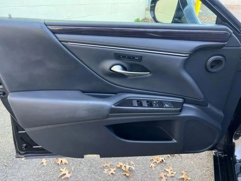 Used 2019 Lexus ES 350 w/ Premium Package FWD image 25