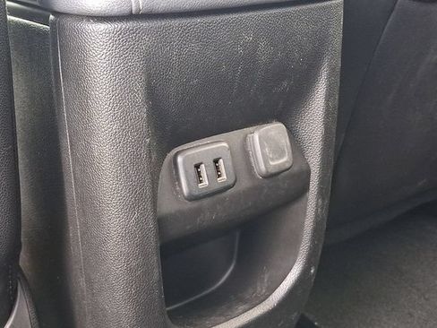 Used 2018 Chevrolet Colorado Z71 AWD/4WD image 22