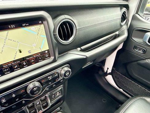 Used 2022 Jeep Wrangler Unlimited Sahara w/ Cold Weather Group AWD/4WD image 24