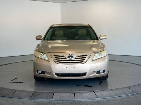 Used 2007 Toyota Camry XLE FWD image 2