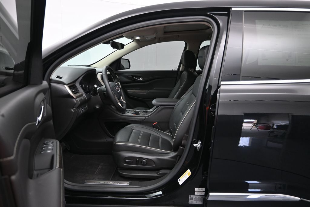 Certified 2023 GMC Acadia Denali w/ Black Diamond Edition FWD image 23
