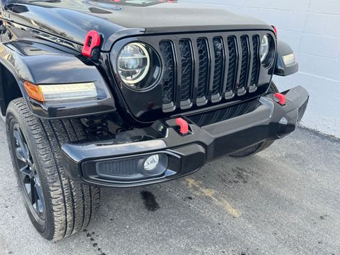 Used 2022 Jeep Wrangler Unlimited Sahara image 8