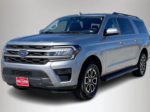 Used 2024 Ford Expedition Max XLT image 2