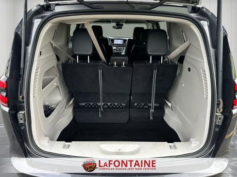 Used 2023 Chrysler Pacifica Touring-L AWD/4WD image 26