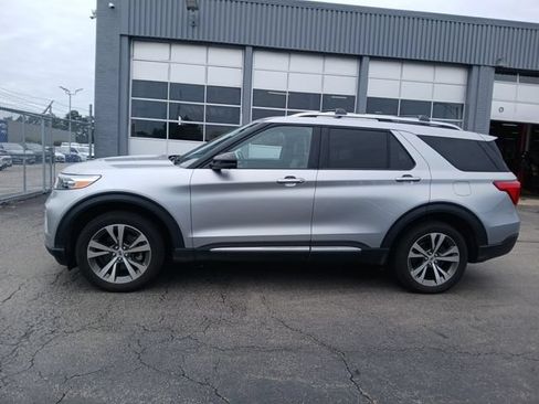 Used 2020 Ford Explorer Platinum w/ Premium Technology Package AWD/4WD image 12