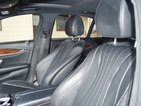Used 2017 Mercedes-Benz E 300 4MATIC image 14