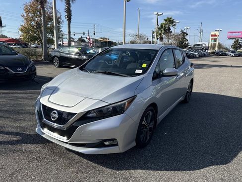 Used 2018 Nissan Leaf SV w/ SV All Weather Package image 8
