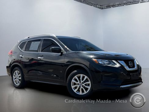 Used 2020 Nissan Rogue SV FWD image 2