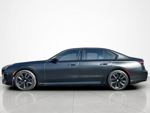 Used 2023 BMW i7 xDrive60 w/ Executive Package 2 AWD/4WD image 2