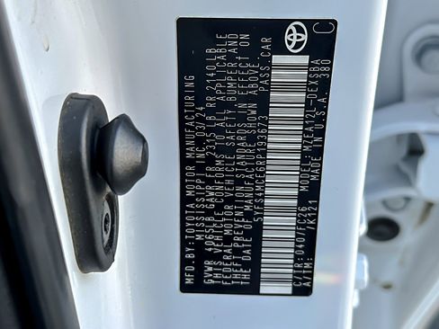 Certified 2024 Toyota Corolla SE image 26