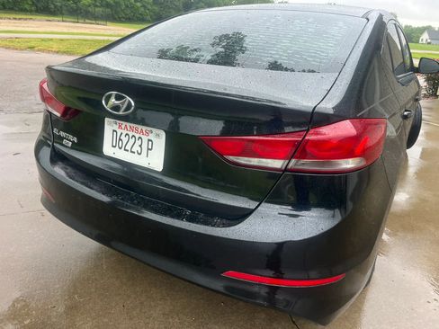 Used 2018 Hyundai Elantra SE FWD image 12