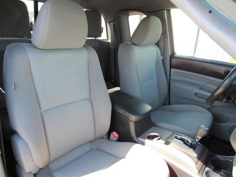 Used 2014 Toyota Tacoma 4x4 Access Cab w/ SR5 Package image 25