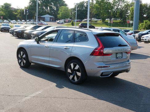Used 2024 Volvo XC60 T8 Plus w/ Climate Package AWD/4WD image 5