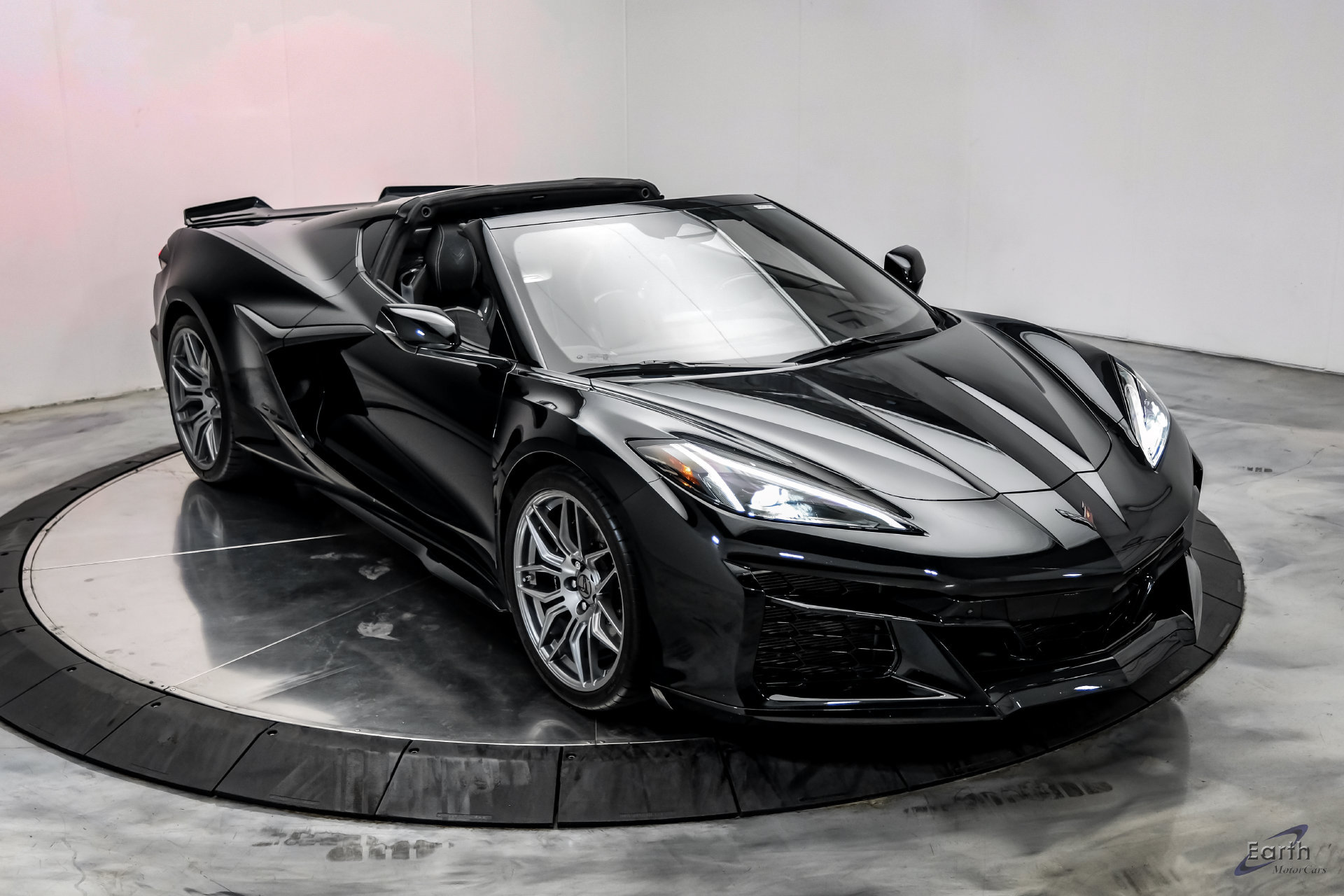 Used 2024 Chevrolet Corvette Z06 RWD image 34