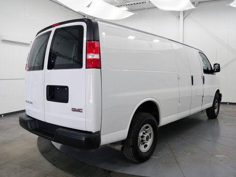Used 2022 GMC Savana 2500 Extended RWD image 7