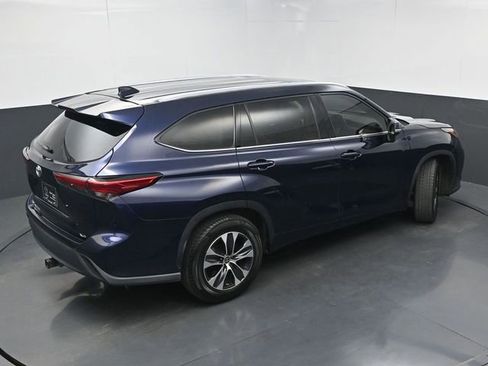 Used 2021 Toyota Highlander XLE FWD image 41