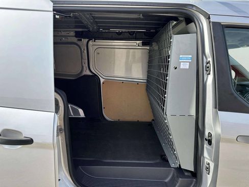Used 2017 Ford Transit Connect XLT FWD image 18