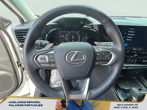 Used 2025 Lexus NX 250 FWD w/ Towing Package (2000 Lbs) image 19