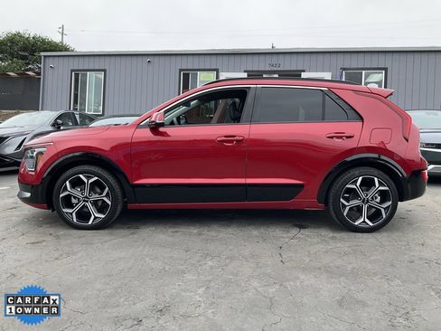 Used 2024 Kia Niro EX Touring image 5