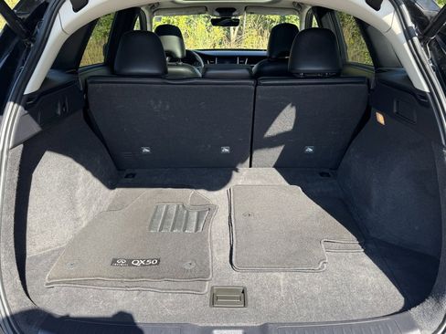 Certified 2024 INFINITI QX50 Luxe image 32