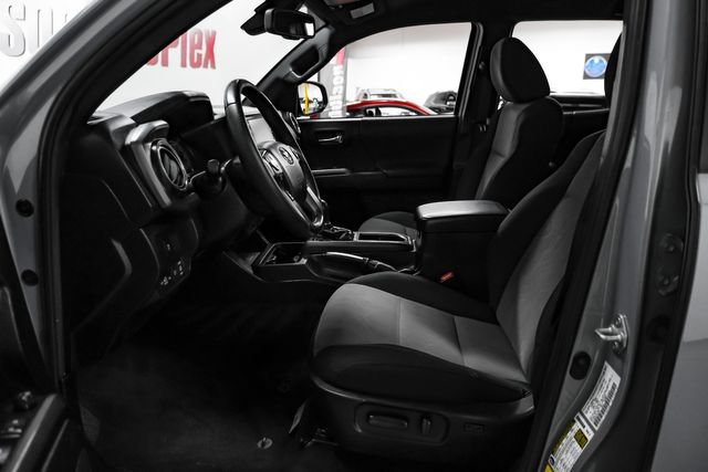 Used 2021 Toyota Tacoma TRD Sport AWD/4WD image 4
