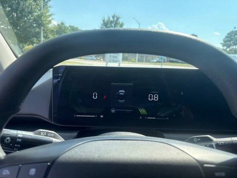Used 2025 Kia K4 FWD image 33