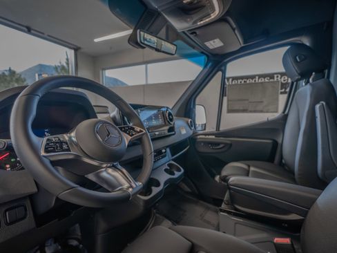 New 2025 Mercedes-Benz Sprinter 2500 image 6