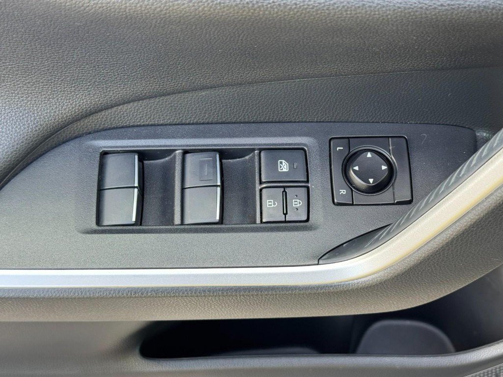 Used 2021 Toyota RAV4 XSE w/ XSE Grade Weather Package AWD/4WD image 22