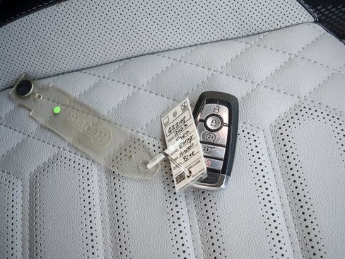 Used 2023 Ford Escape SE w/ PHEV Premium Package image 36