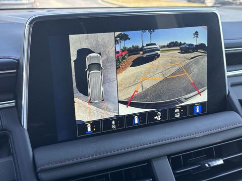 Used 2023 Chevrolet Suburban RST w/ Luxury Package image 25