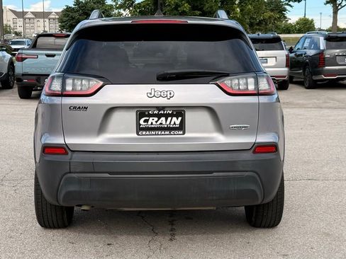 Used 2019 Jeep Cherokee Latitude Plus w/ Comfort/Convenience Group FWD image 6